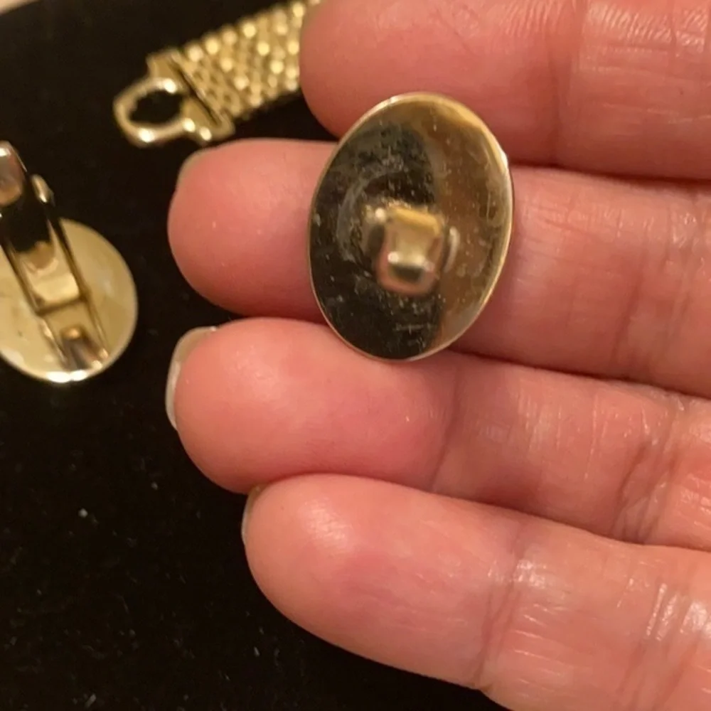 N/A oval onyx
